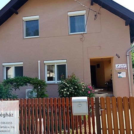 ホテル Partifecske Vendeghaz Tiszafüred エクステリア 写真